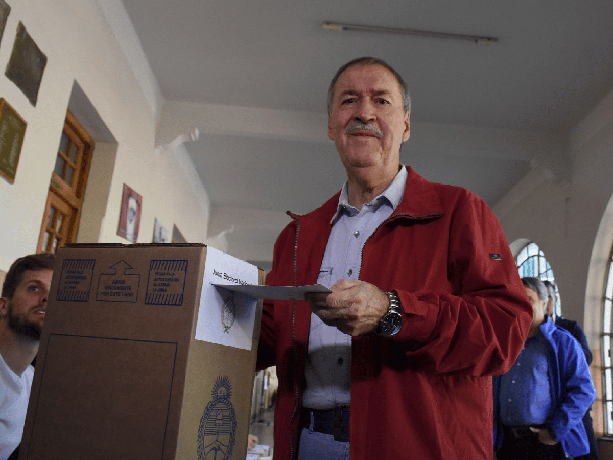 El gobernador Juan Schiaretti votó en Valle Escondido