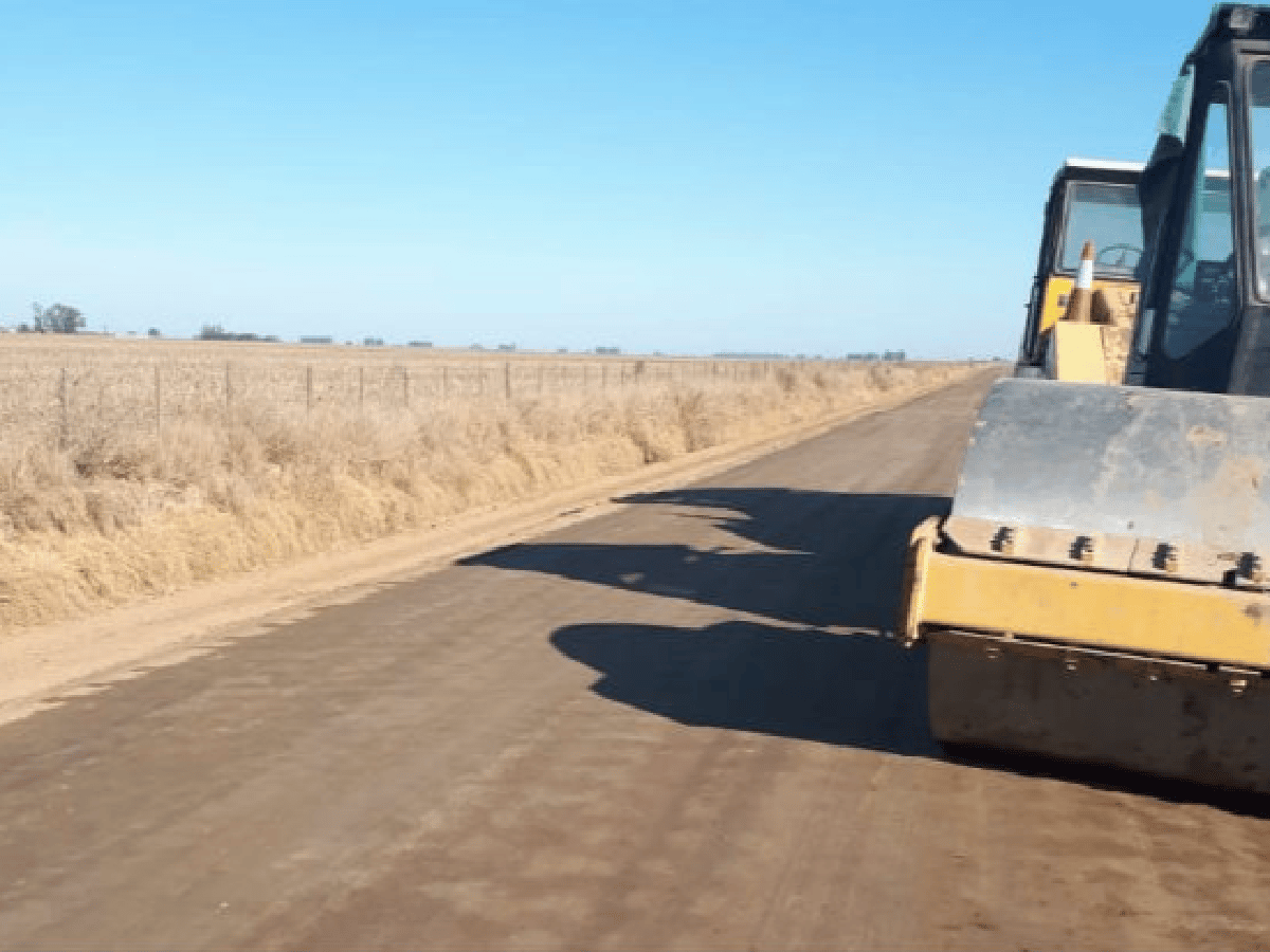 Esfuerzo para mejorar caminos rurales