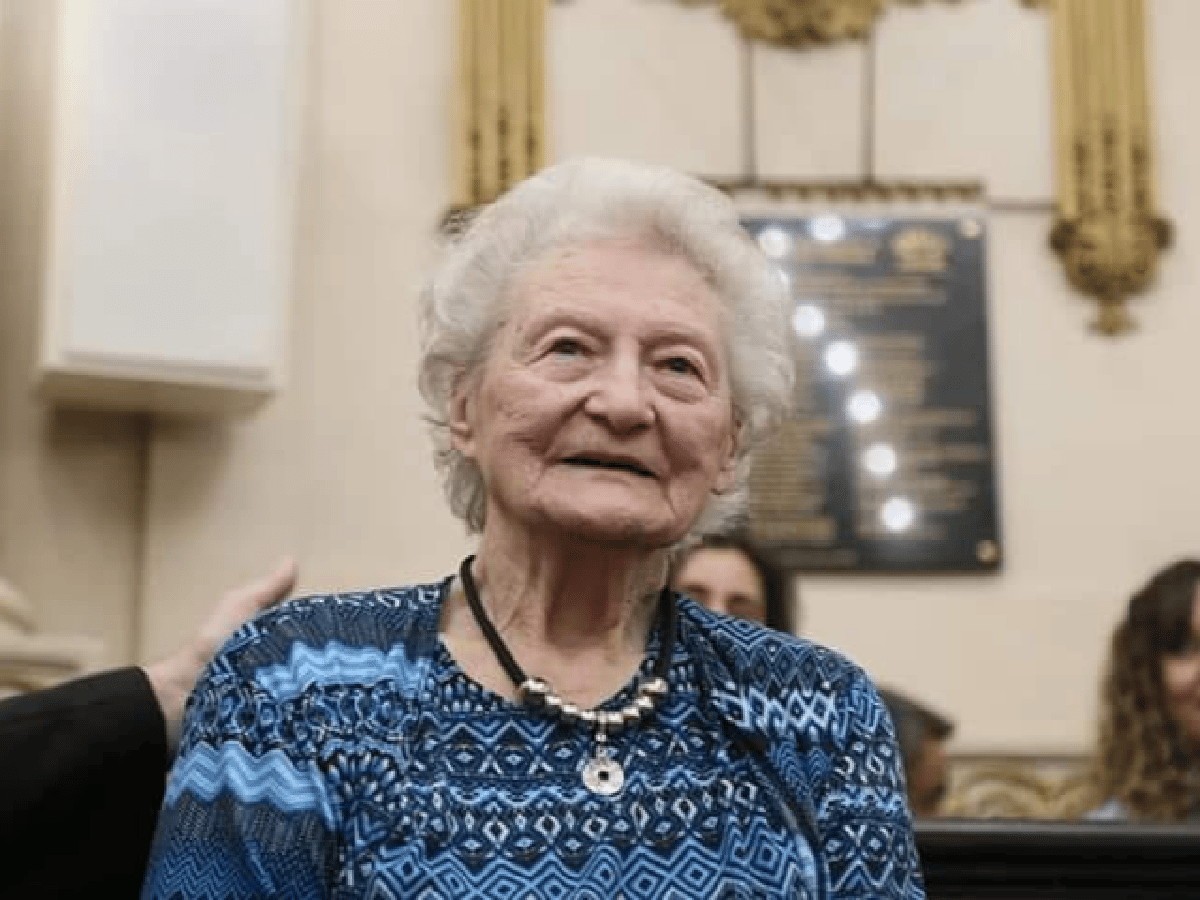 Cumplió 100 años Yolanda, la alumna más antigua de la Escuela Normal 