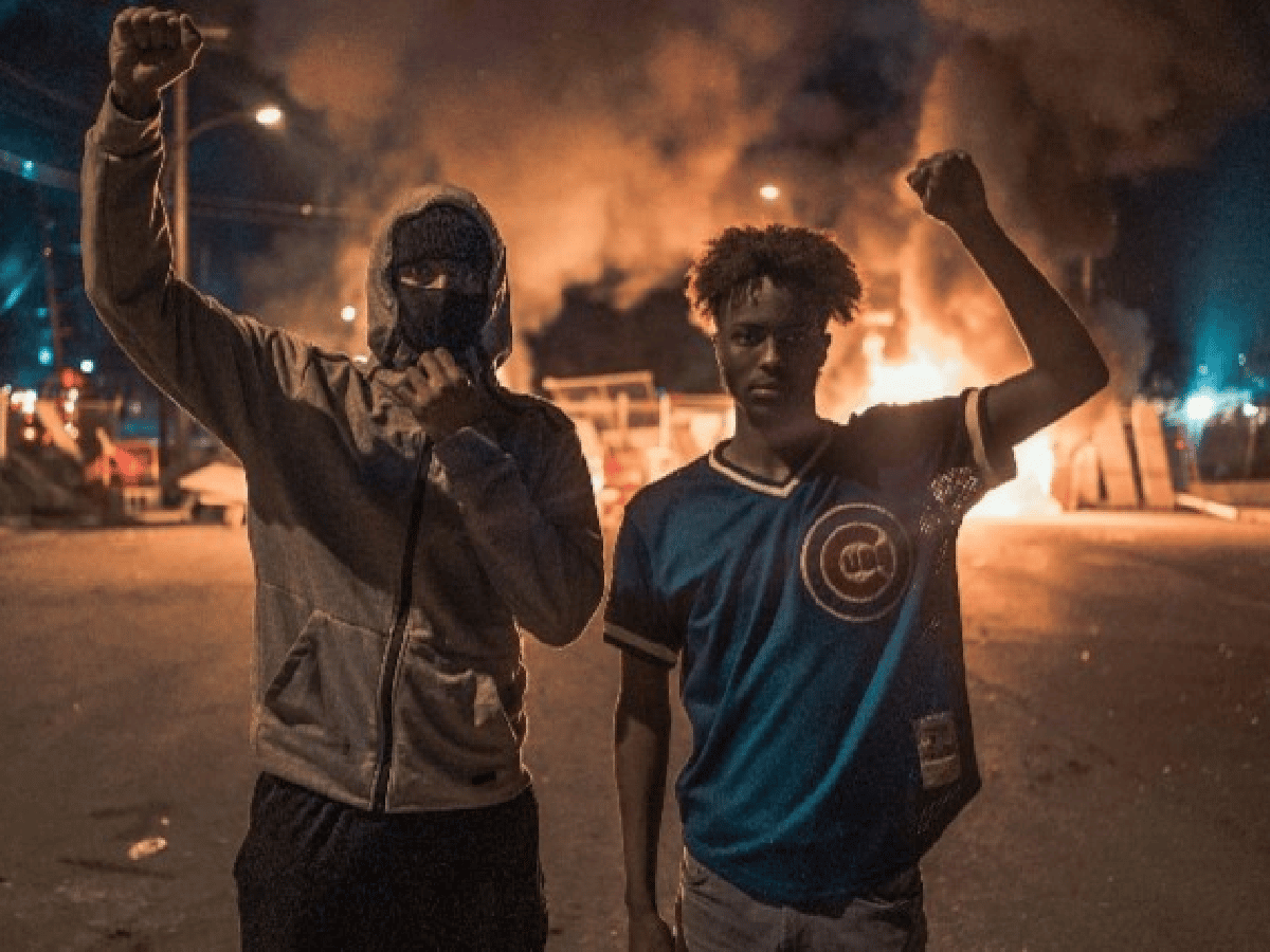 Minneapolis en llamas: un muerto, saqueos e incendios en protesta contra el racismo policial