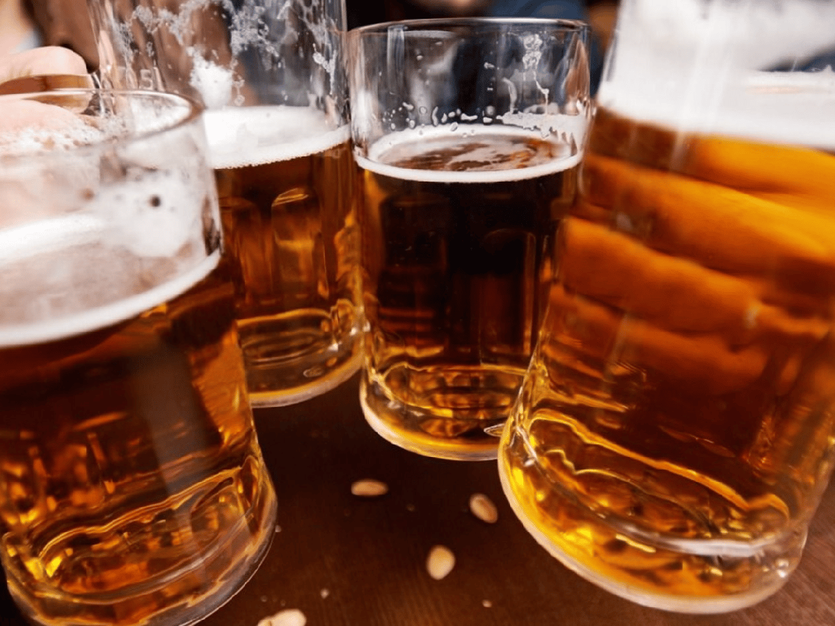 Prohíben la venta de dos marcas de cervezas importadas de España y Alemania