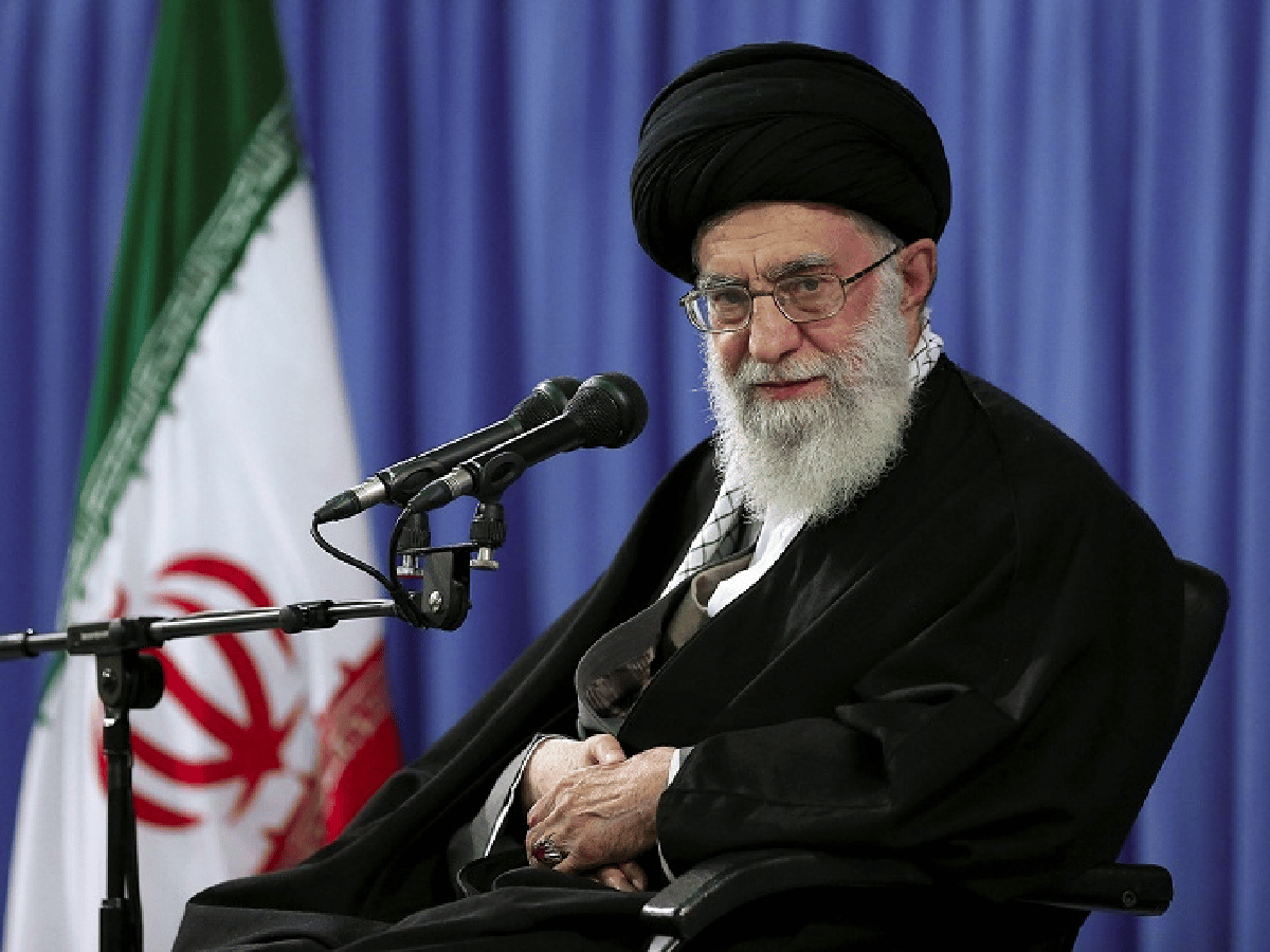 El líder supremo iraní amenazó con "hacer trizas" el acuerdo nuclear si las otras partes lo rompen