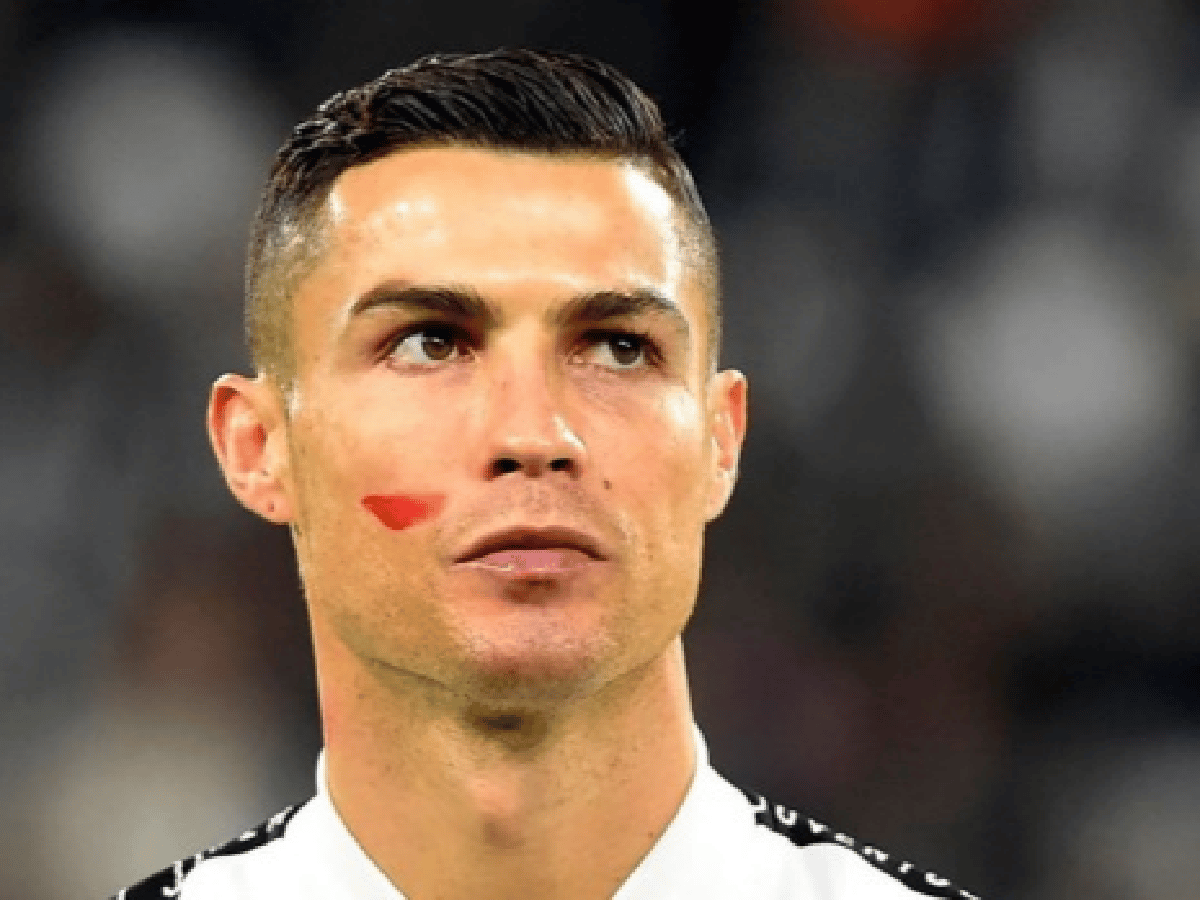 El motivo por el cual Cristiano Ronaldo lució una franja roja en su cara en el último partido