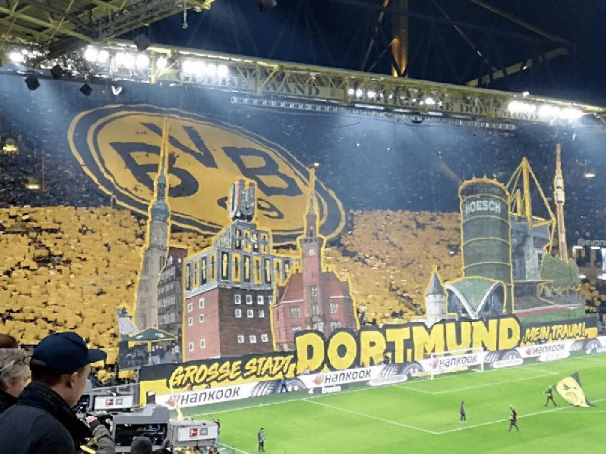 Hinchas del Dortmund donan dinero a los bares y restaurantes 