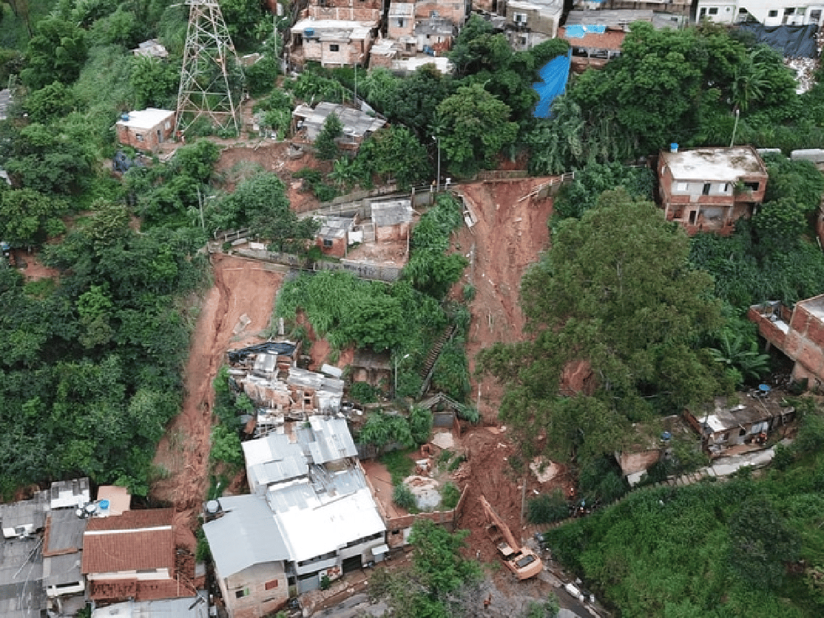 Brasil: 44 los muertos, 14.000 los evacuados por lluvias