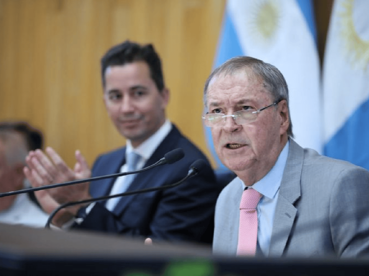 Schiaretti: "Todos queremos que a Argentina le vaya bien; no vivimos en una isla"
