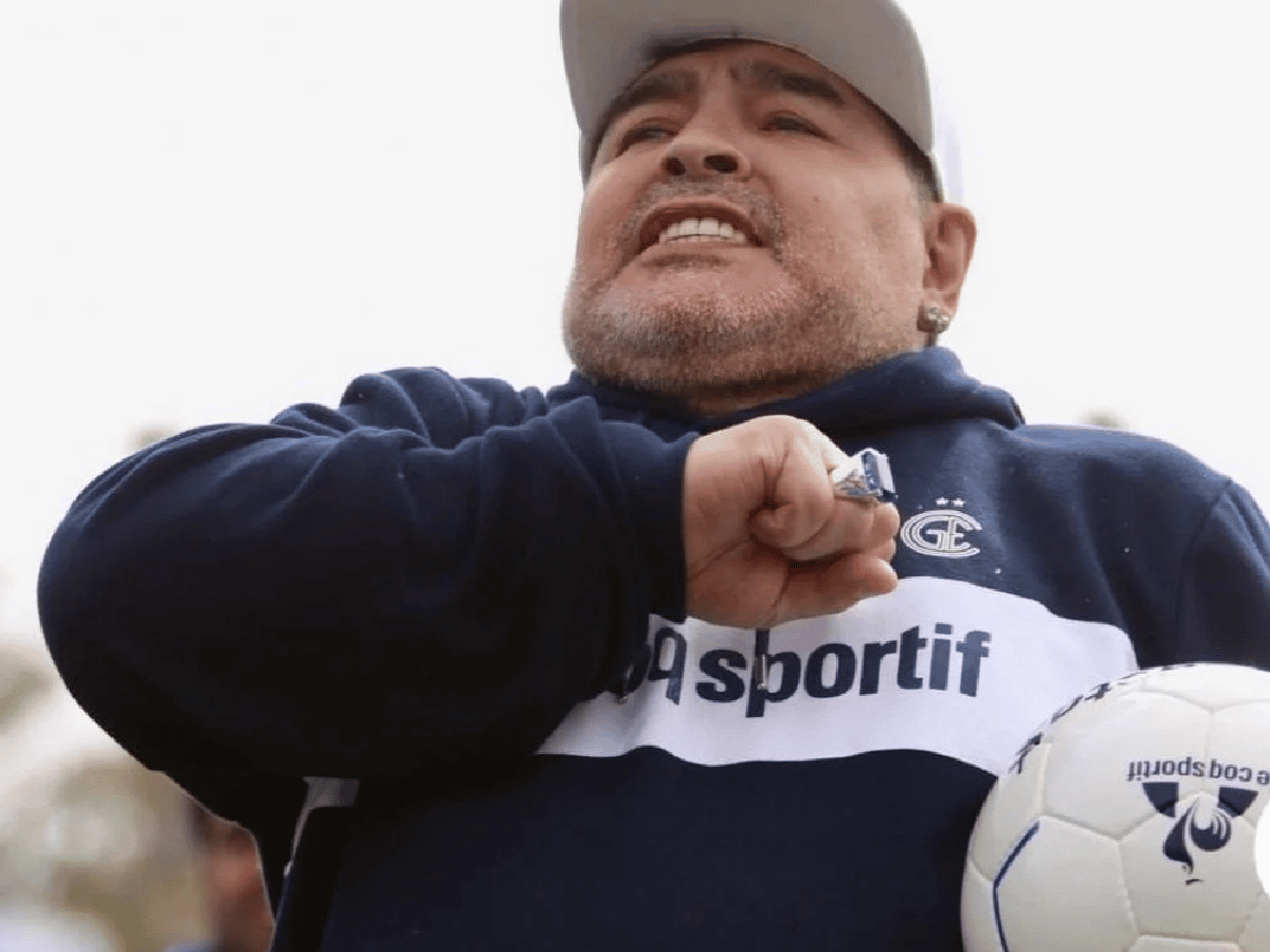 Diego Maradona no fue al entrenamiento de Gimnasia en Estancia Chica y sigue armando el cuerpo técnico