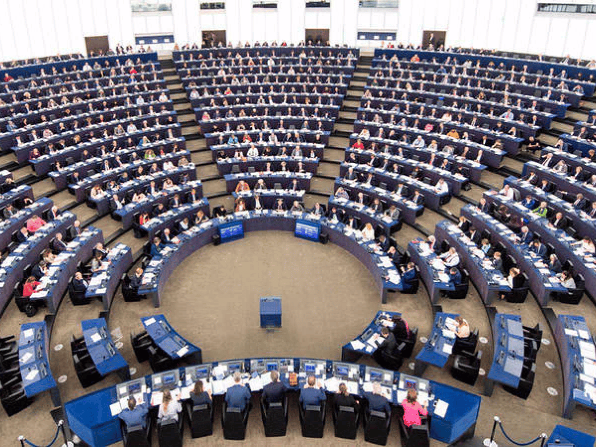 Acechada por el nacionalismo, Europa va a las urnas para elegir su parlamento