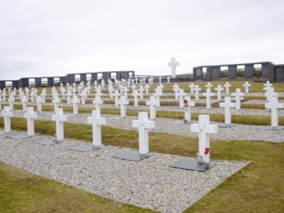 La Cruz Roja arranca las tareas para identificar a 123 soldados argentinos en Malvinas