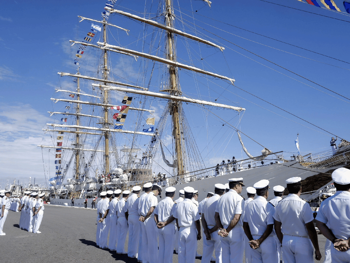 La Fragata Libertad llegó al puerto de Mar del Plata y podrá ser visitada