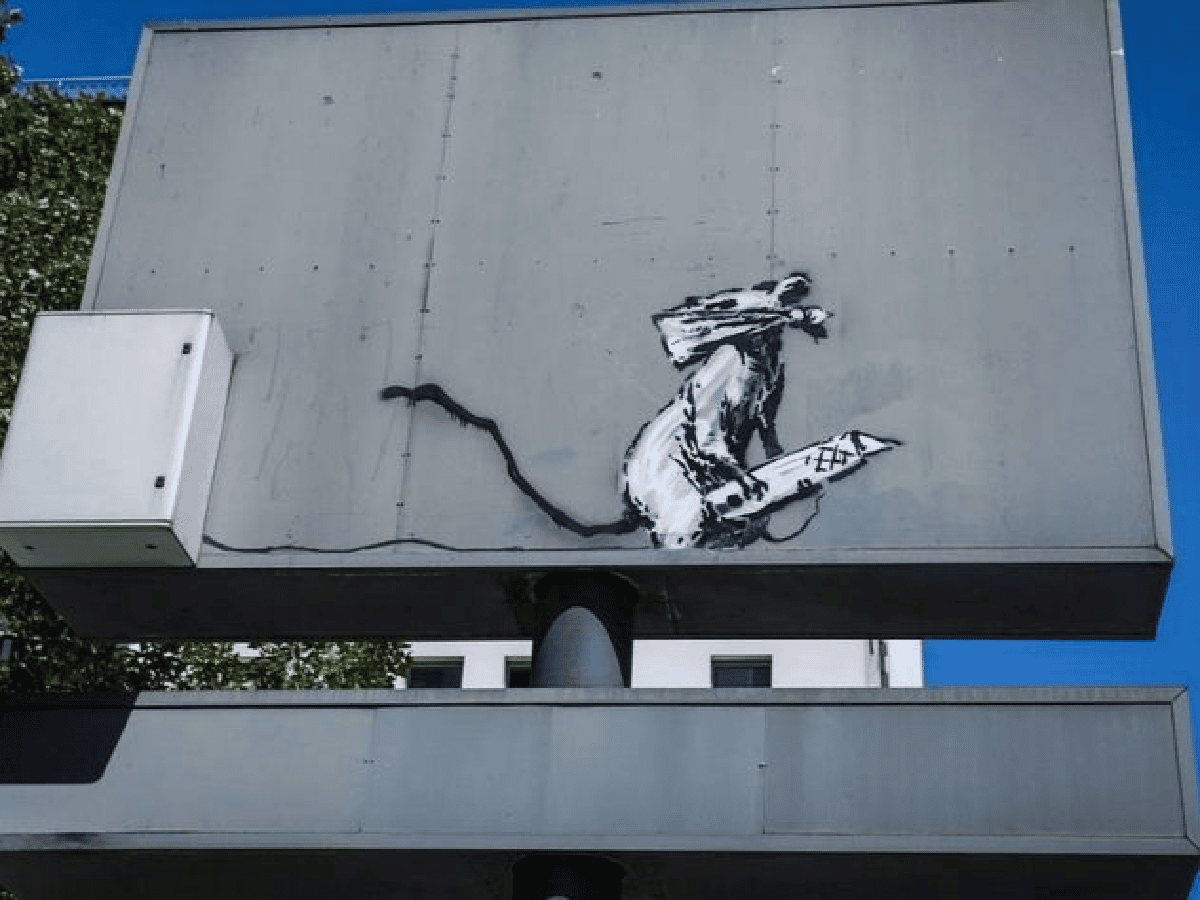 Robaron una obra de Banksy en el centro de París