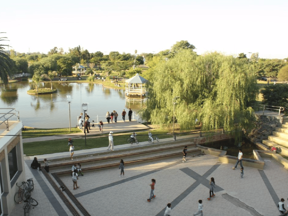 Un lago en el pueblo: el proyecto de los municipios para integrar a la población