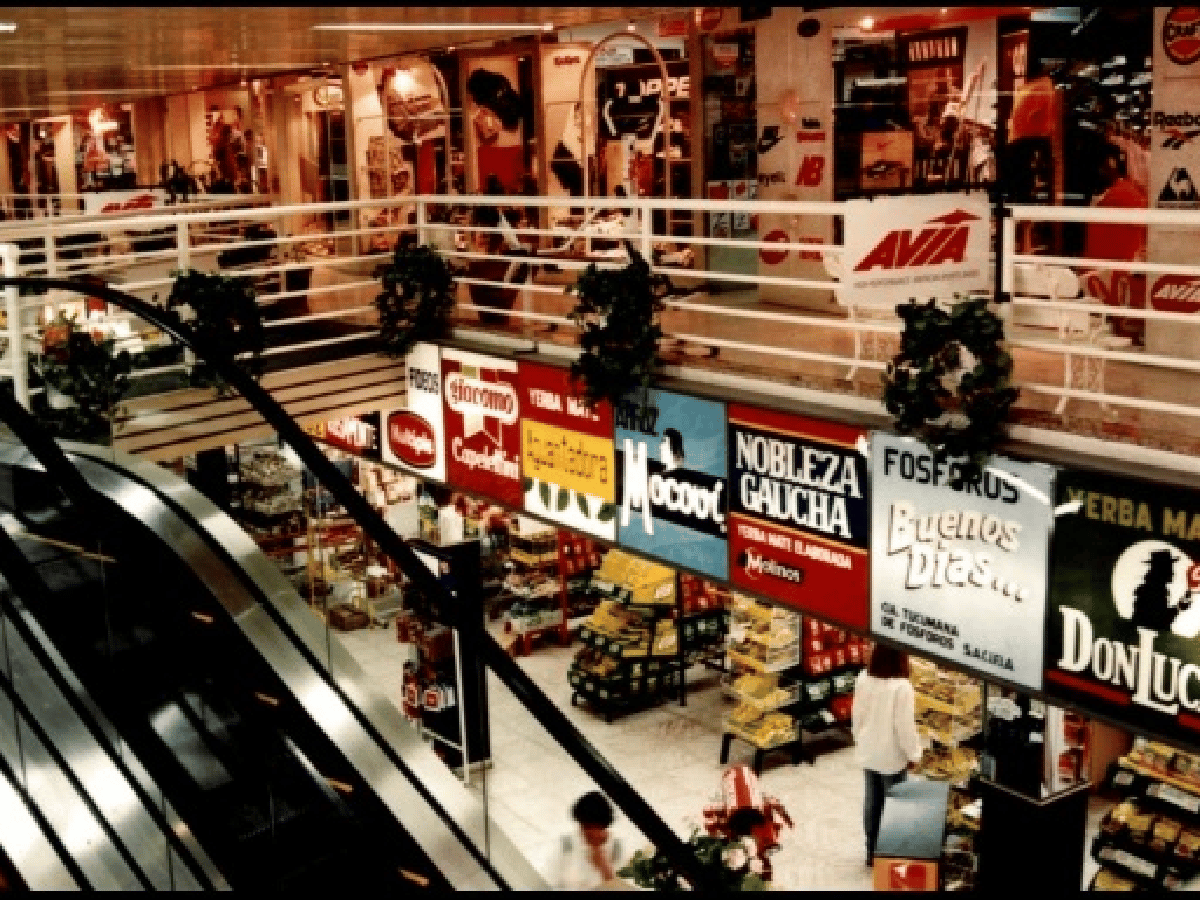 Hace 28 años, Frontera  tenía un shopping y una escalera mecánica única     