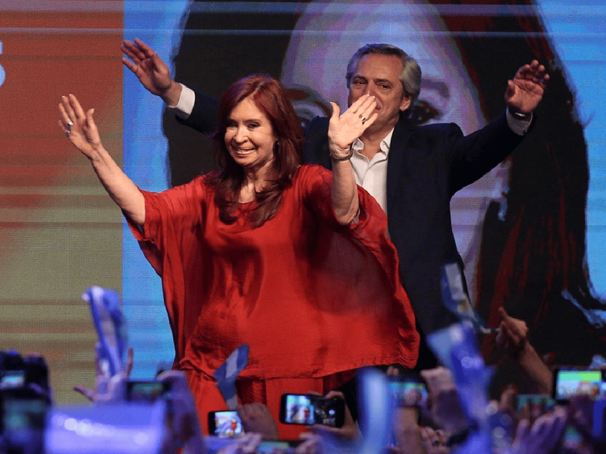 Revocaron dos procesamientos contra Cristina Fernández