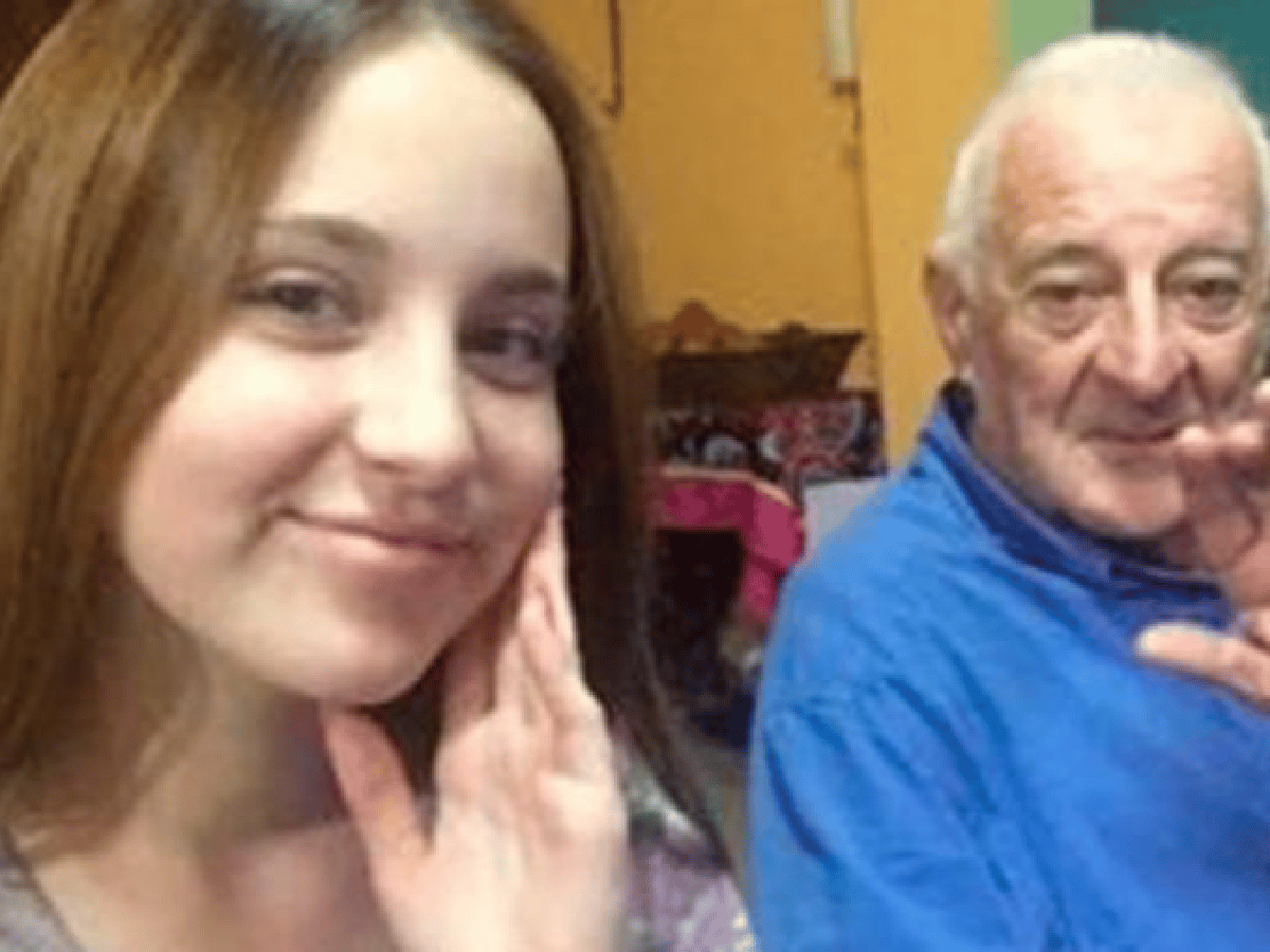 Un abuelo encontró a su primer amor en Facebook y la invitó a salir