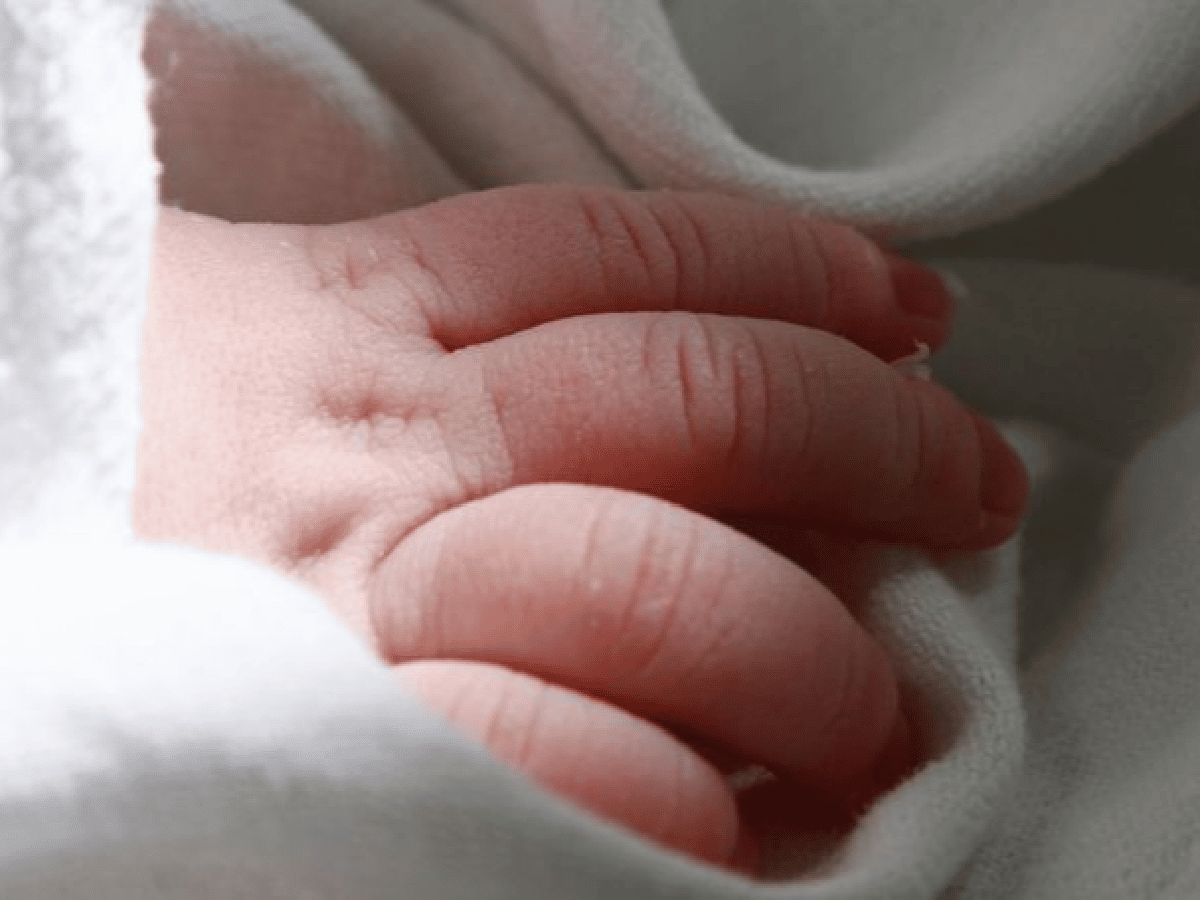 Mujer con coronavirus dio a luz a una nena en Mar del Plata