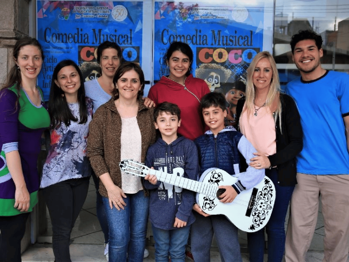 “Coco el musical”: la obra que emociona a grandes y chicos, hoy en el Mayo