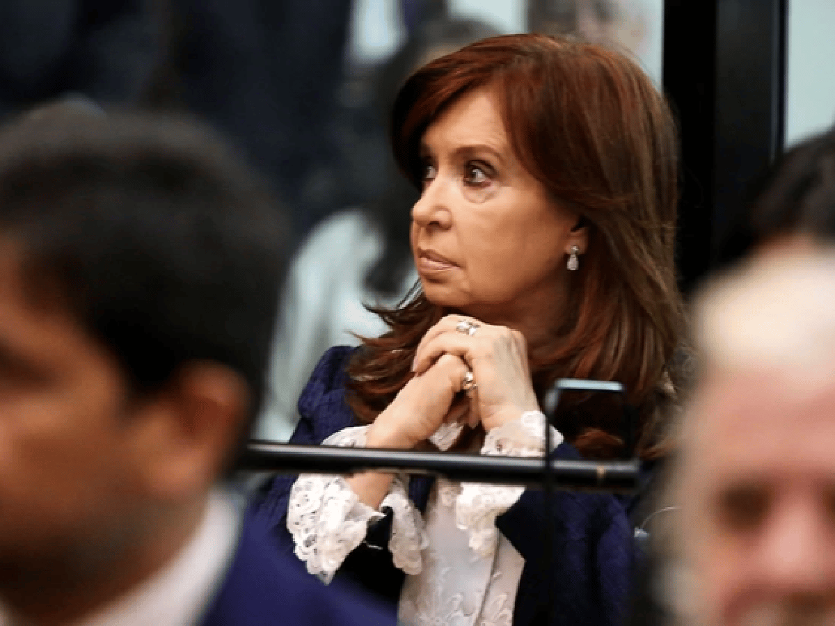 Más cerca de un nuevo juicio oral, Cristina Kirchner solicitó ausentarse al de la obra pública