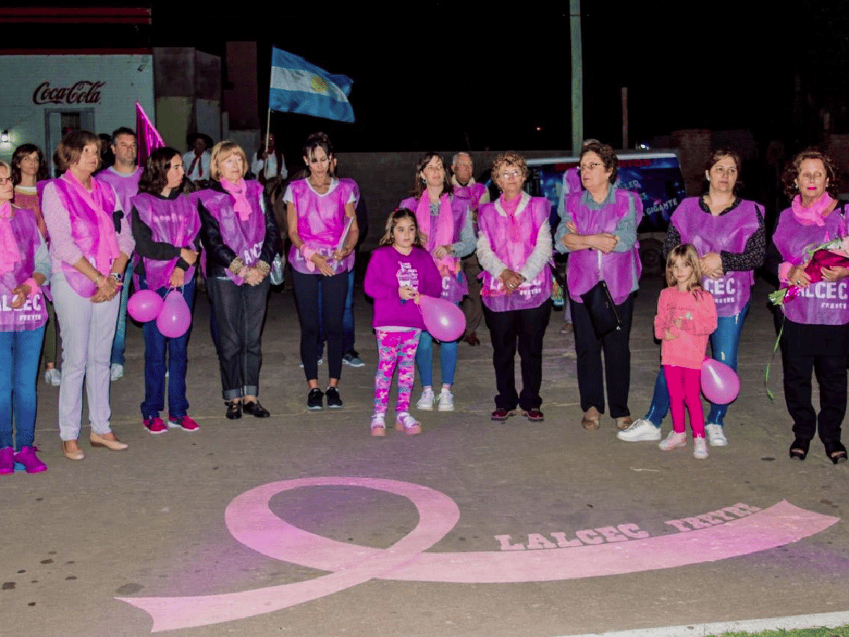 Freyre tuvo su caminata rosa contra el cáncer de mama 