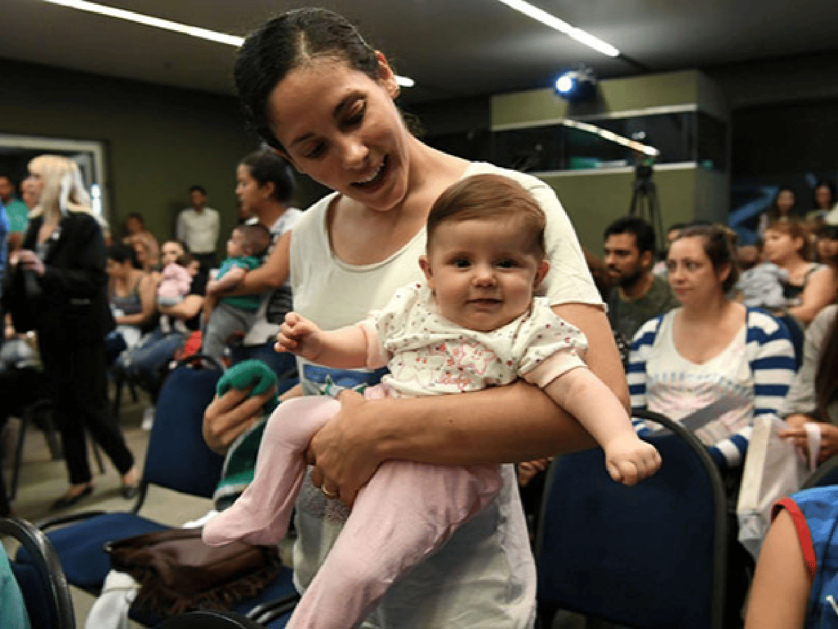 Licencia por maternidad: ya rige la suba a $30 mil