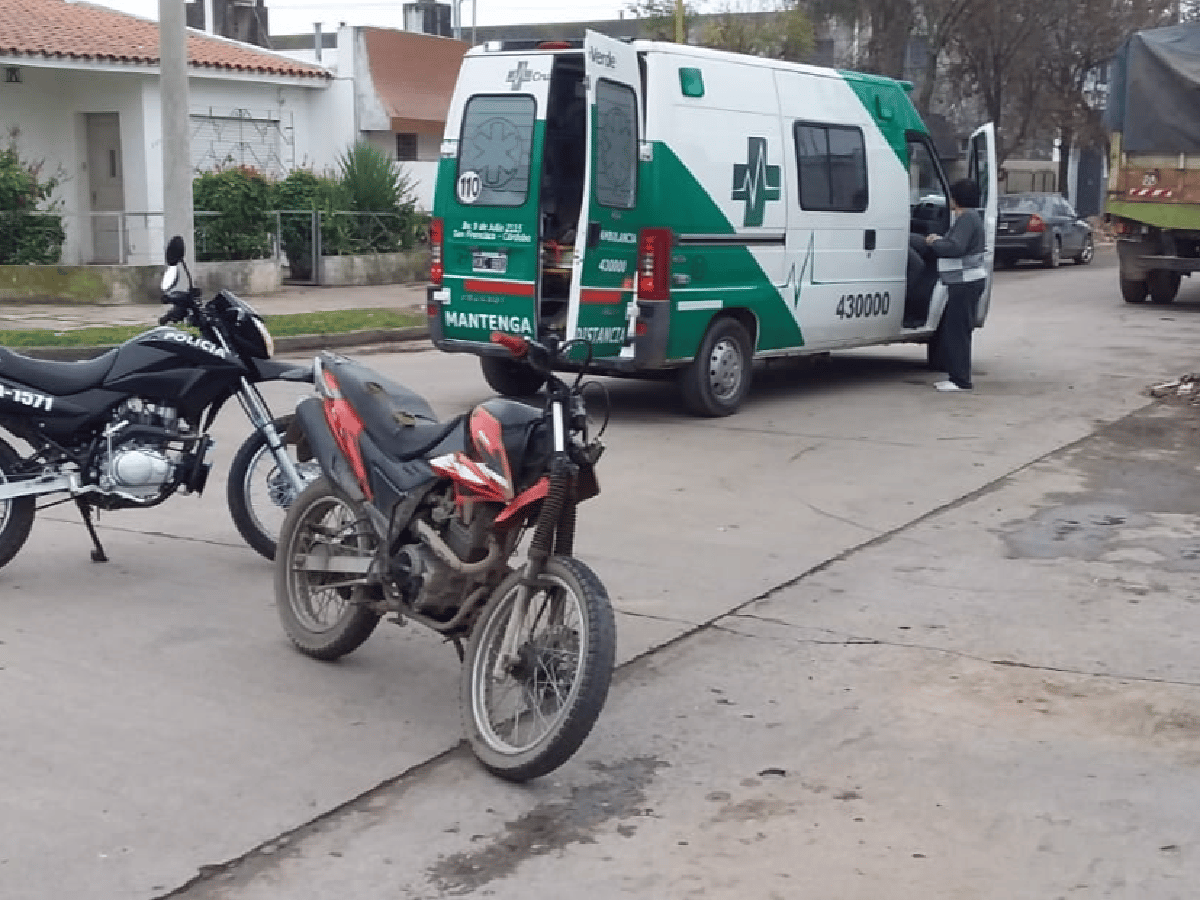 Menor motociclista lesionado al chocar con una camioneta 