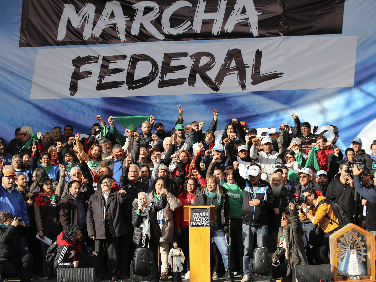 Marcha Federal: organizaciones gremiales y sociales reclamaron un paro nacional 