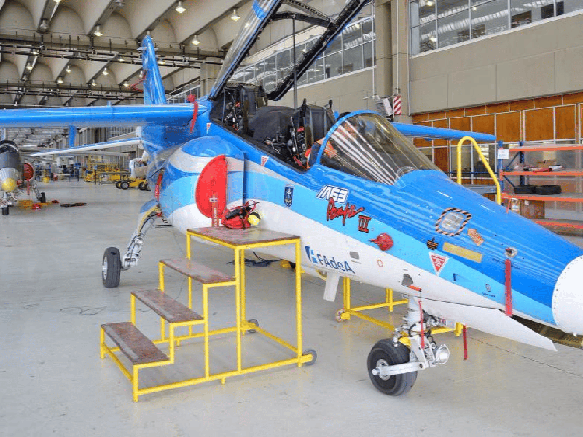 Macri presenta en Córdoba los nuevos aviones Pampa 