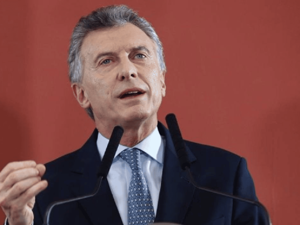 Macri descongeló el sueldo de los funcionarios nacionales