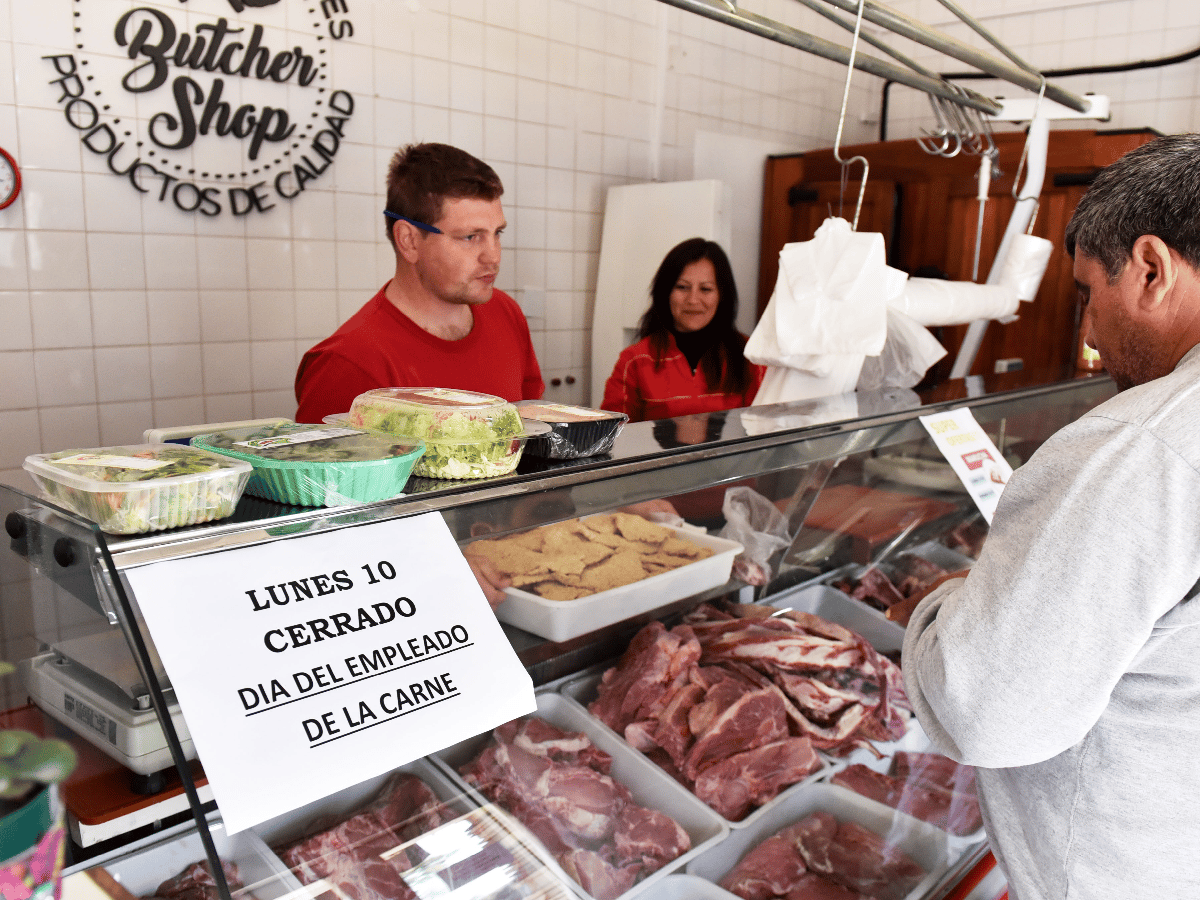 Con fuerte baja en el consumo, trabajadores  de la carne tienen poco para festejar en su día   
