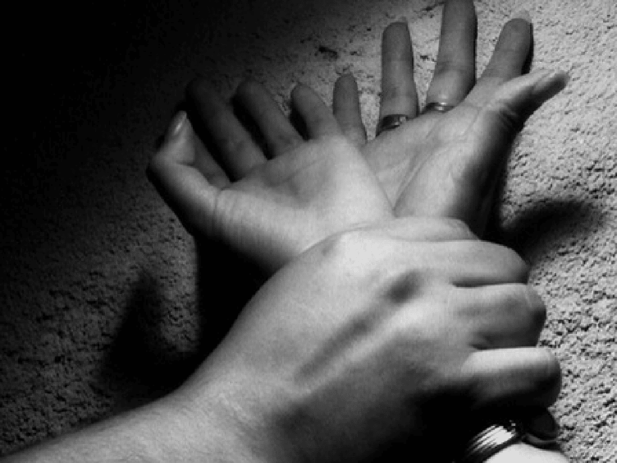 Un chico denunció a un hombre por violación en Mar del Plata, los vecinos lincharon la casa y la mujer lo entregó