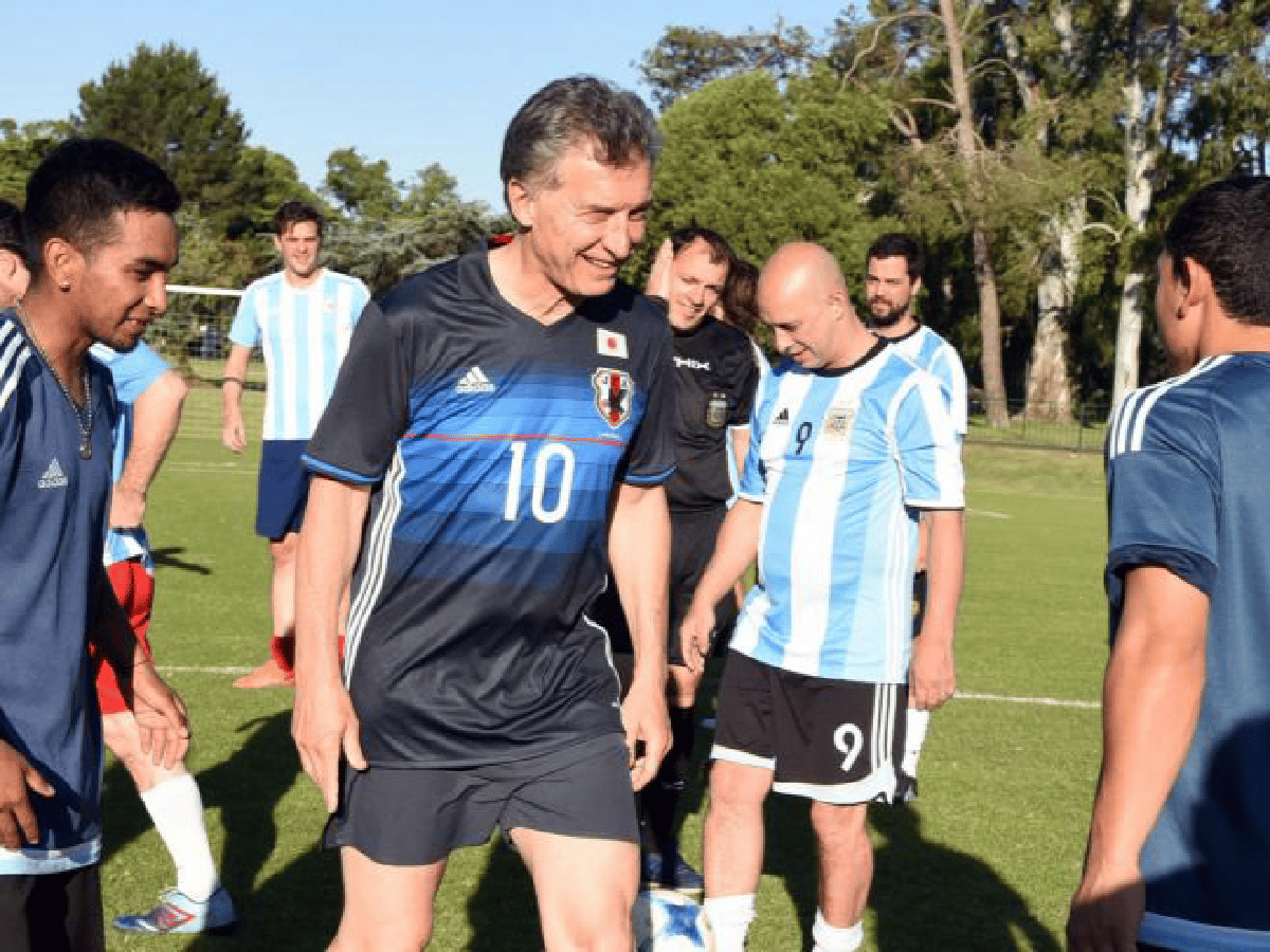 Macri se lesionó jugando al fútbol, confirmó la ministra Bullrich