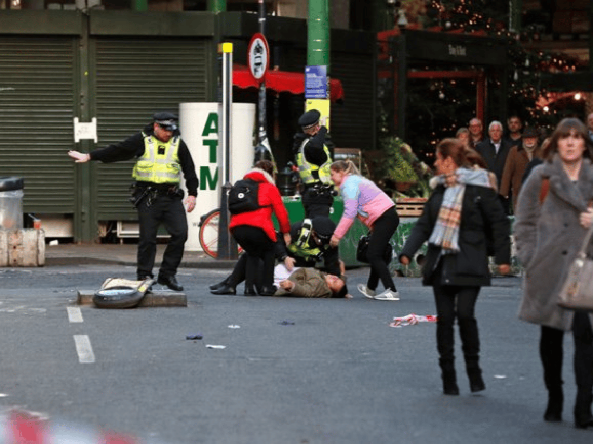 Londres: la Policía mató  a un hombre que apuñaló a dos personas