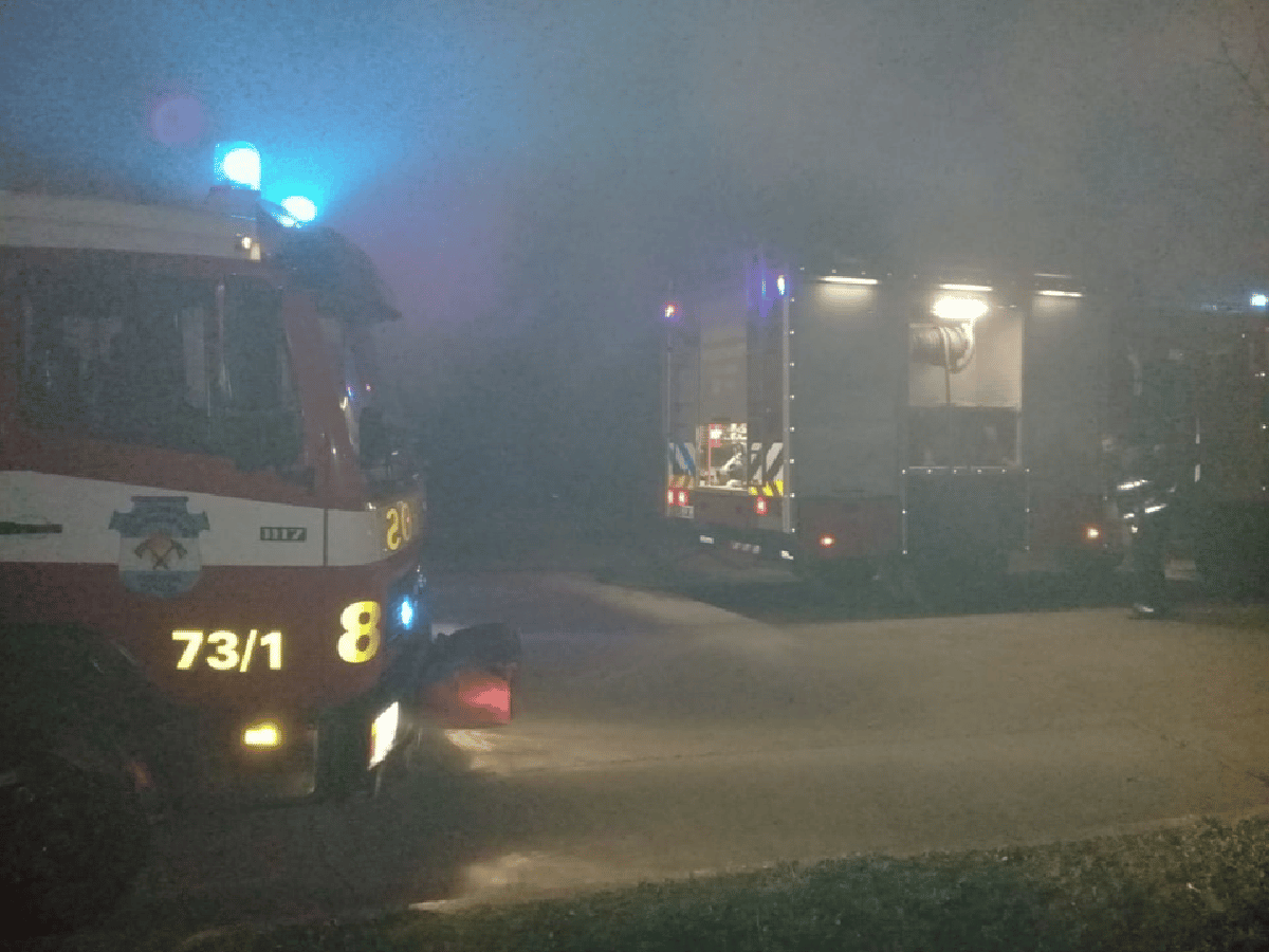 Porteña: se incendió camión dentro de un galpón y fue extinguido por bomberos