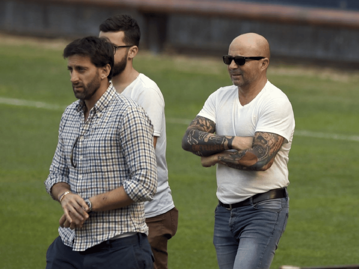 Diego Milito se reunió con Sampaoli, que no descartó dirigir Racing