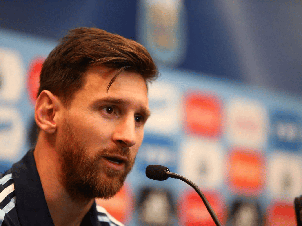 Messi: "Niego en forma terminante haber ofendido al árbitro asistente"