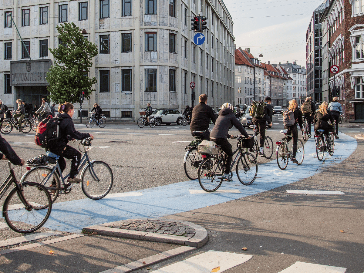 El gobierno holandés quiere remunerar a los empleados que vayan en bici al trabajo