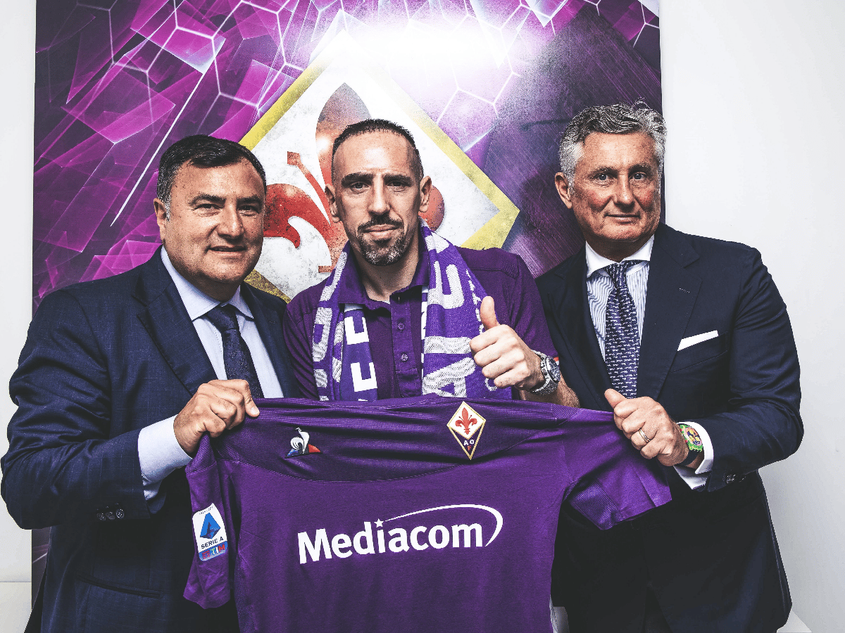 Ribery firmó su contrato con Fiorentina