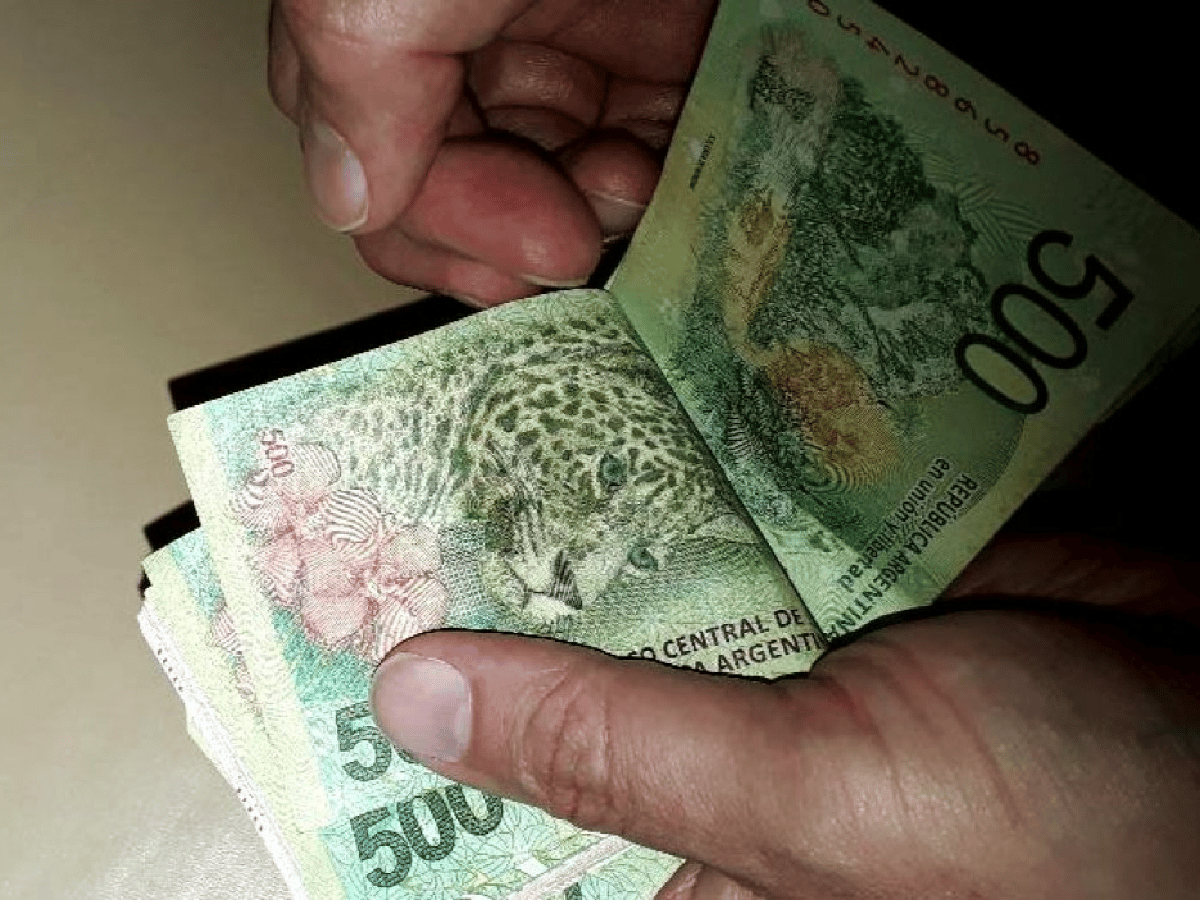 Comerciantes de barrio Sarmiento en alerta por intentos de  compra con billetes falsos
