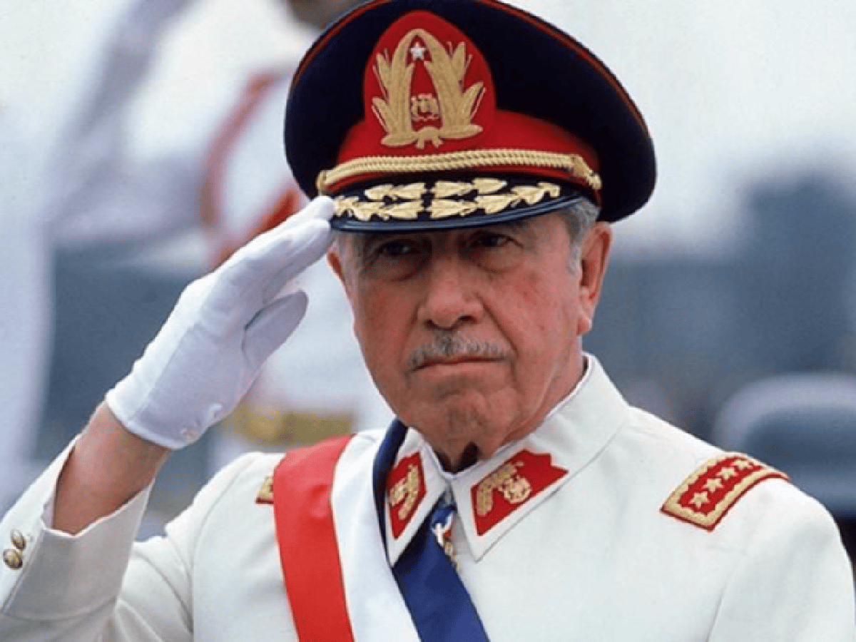 Ordenan embargar propiedades y más de cinco millones de dólares a familia Pinochet