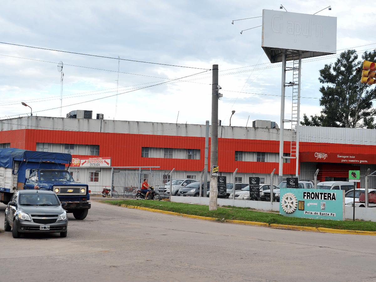 Un joven detenido y su cómplice  prófugo tras intentar robar en el  supermercado Chapulín de Frontera   