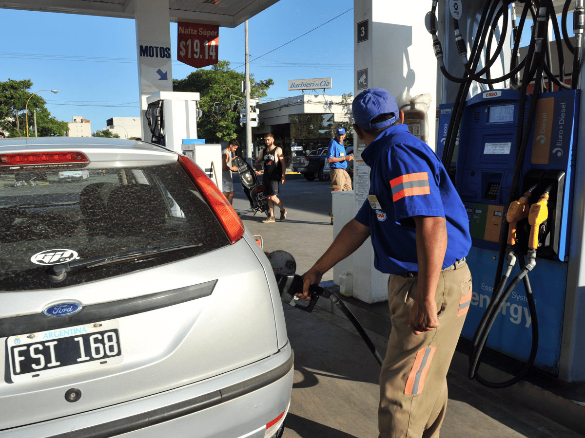 El Gobierno libera los precios de los combustibles a partir del 1 de octubre