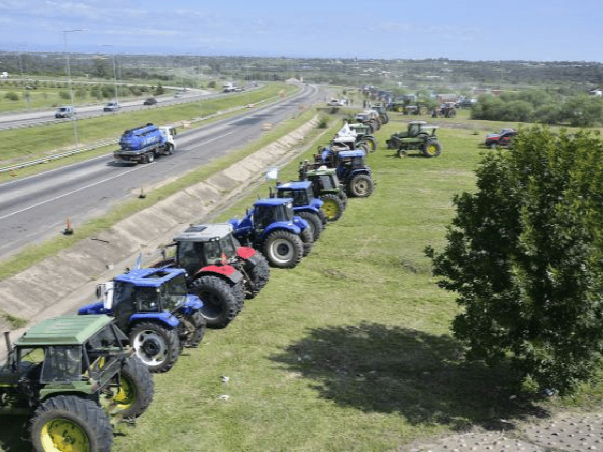 “Tractorazo” de productores agropecuarios en Córdoba