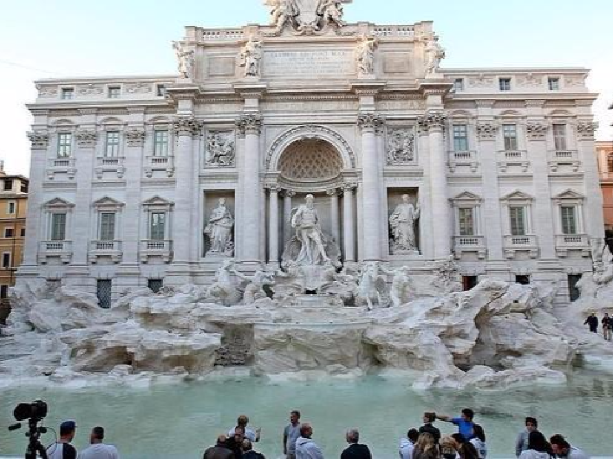 Roma debate qué hacer con el dinero de la Fontana di Trevi