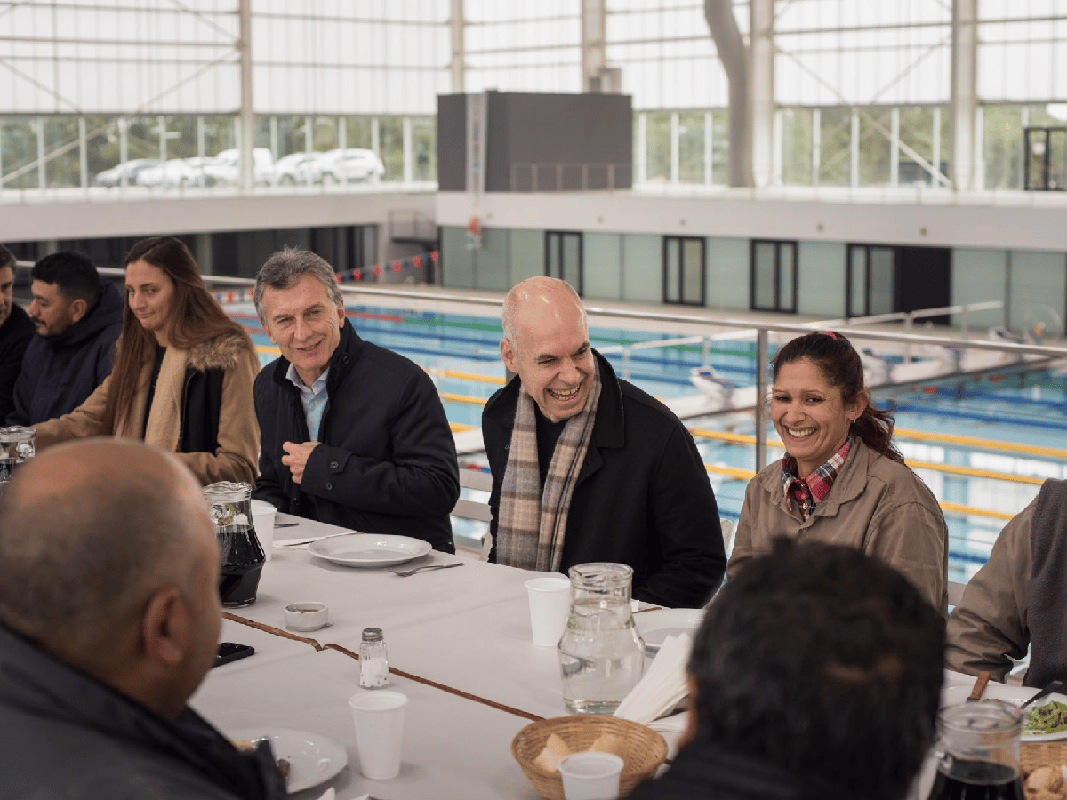 Macri comió un asado con obreros del Parque Olímpico porteño