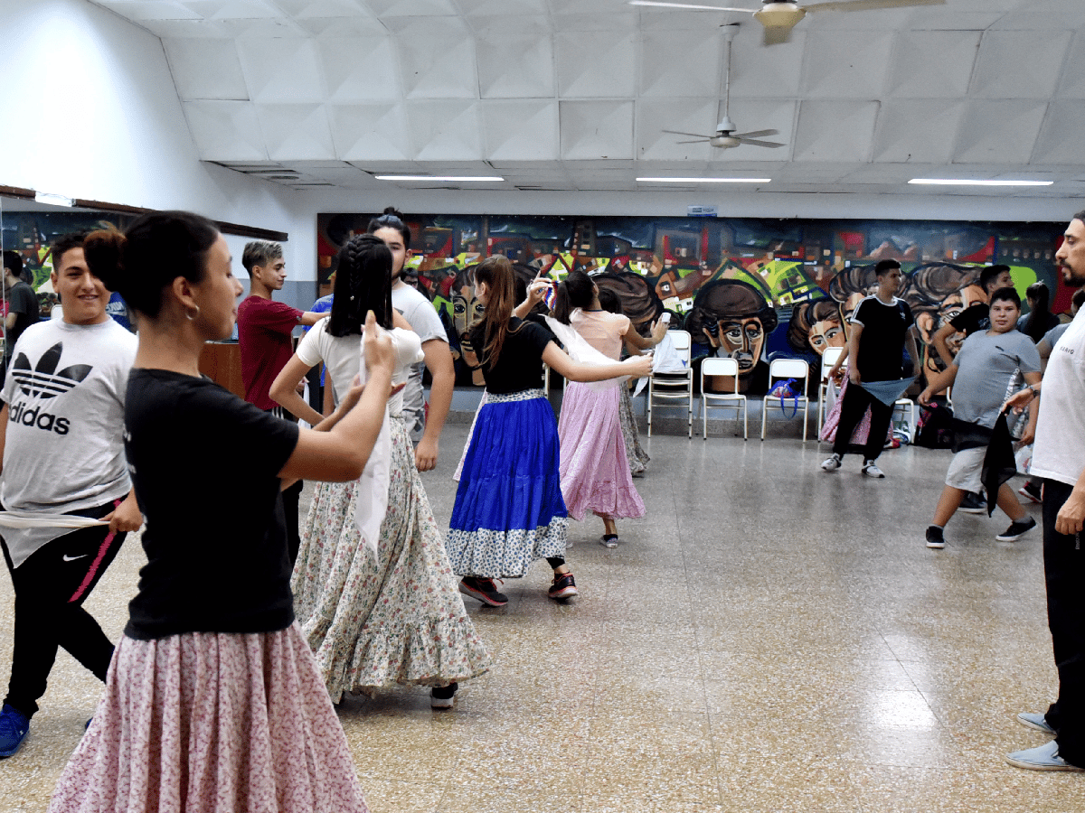 Celebrarán el 50º aniversario de la Escuela Municipal de Danzas Folklóricas