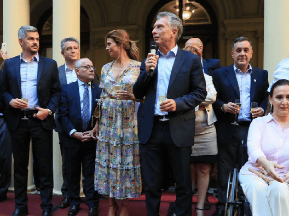 Macri se despidió del personal de Casa Rosada y dijo que nadie puede "arreglar todo solo"