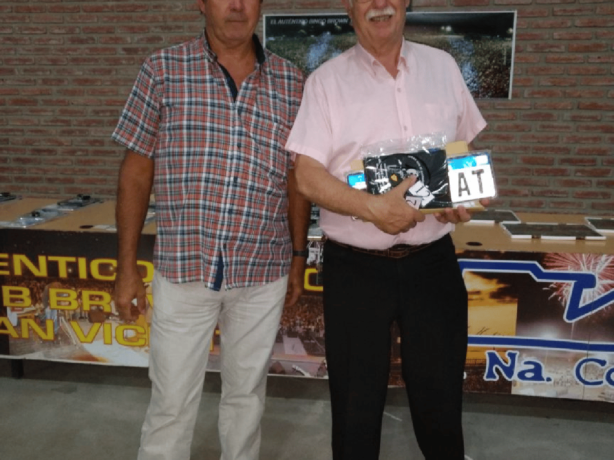Ganadores del Auténtico Bingo de San Vicente recibieron su premio 