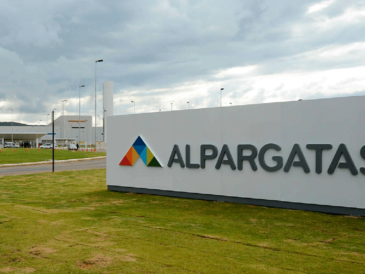 Alpargatas despidió a 500 empleados de su fábrica en Tucumán