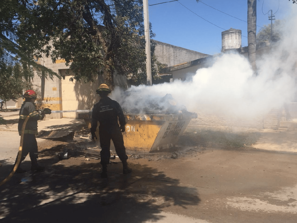 Se incendió un contenedor con basura en barrio San Martín 