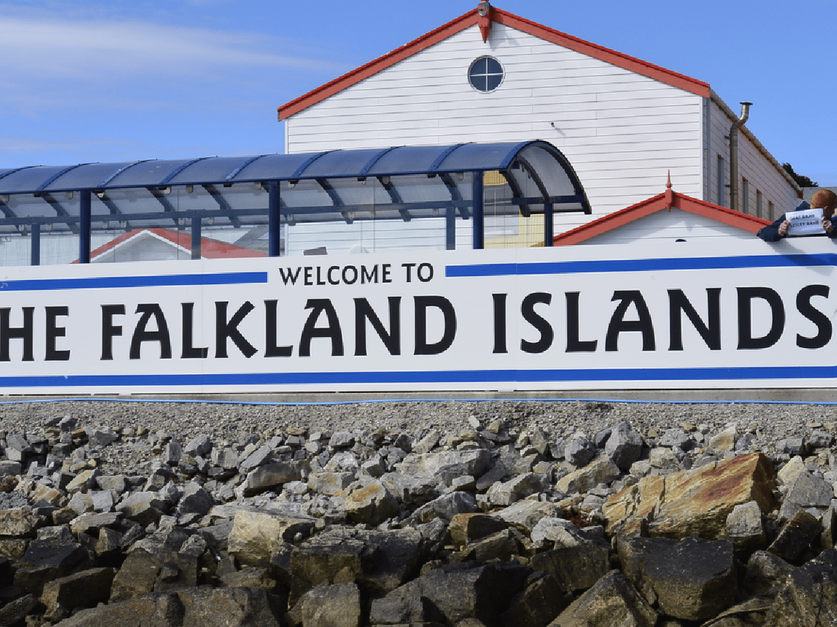 Argentina y Reino Unido avanzan en nuevos vuelos hacia Malvinas 